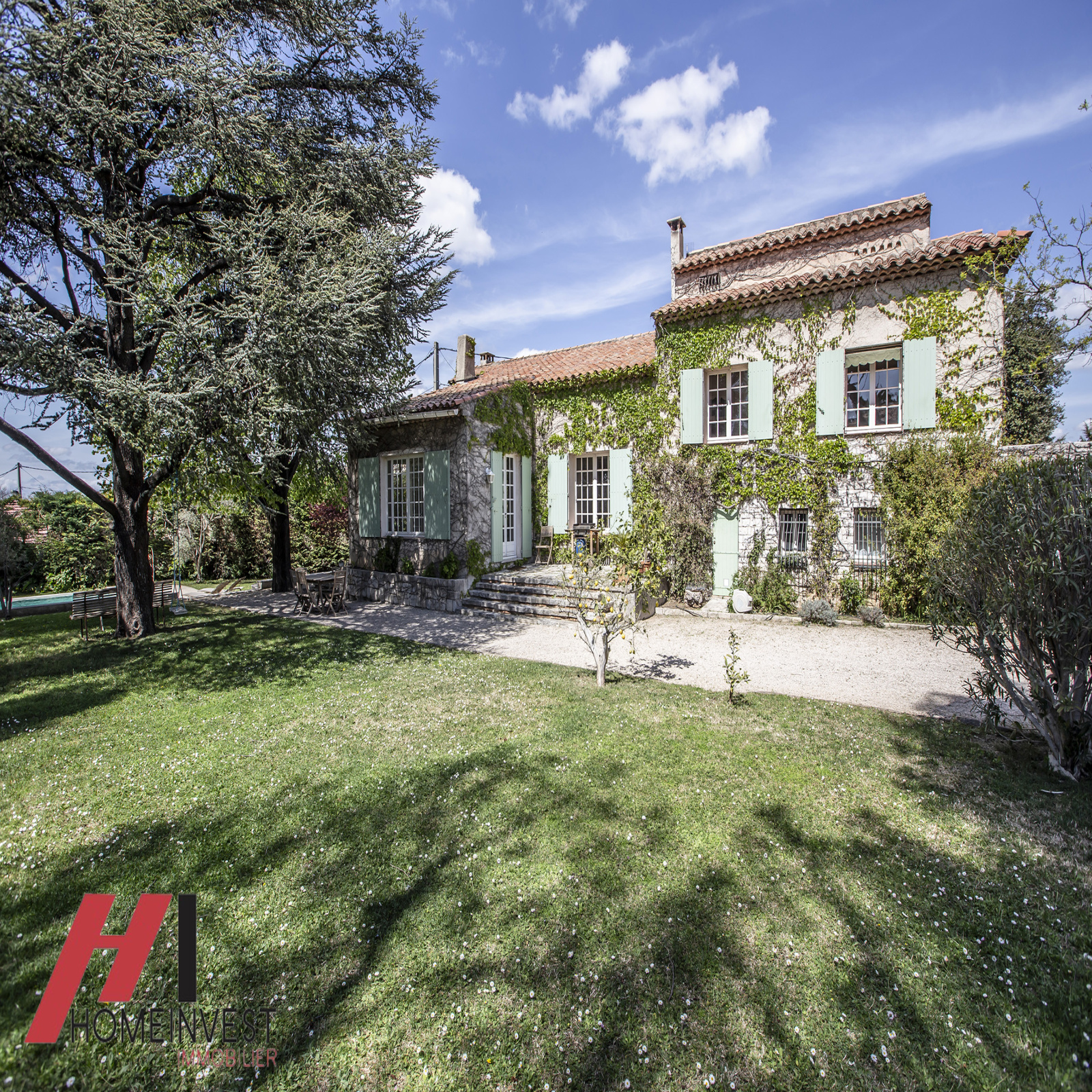 vente A DEUX PAS DE ST BARNABE VILLA DE 267 M2 SUR 2000 M2.MARSEILLE 13012